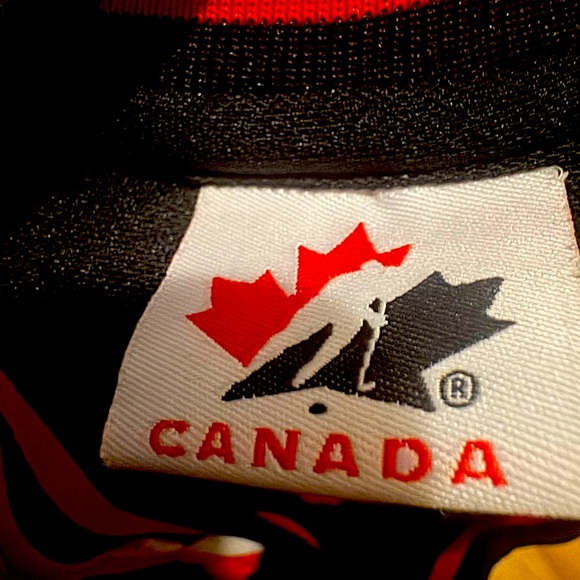 New Team Canada Hockey Jersey NHL Size Medium Black Long Sleeve Unisex - Picture 3 of 4